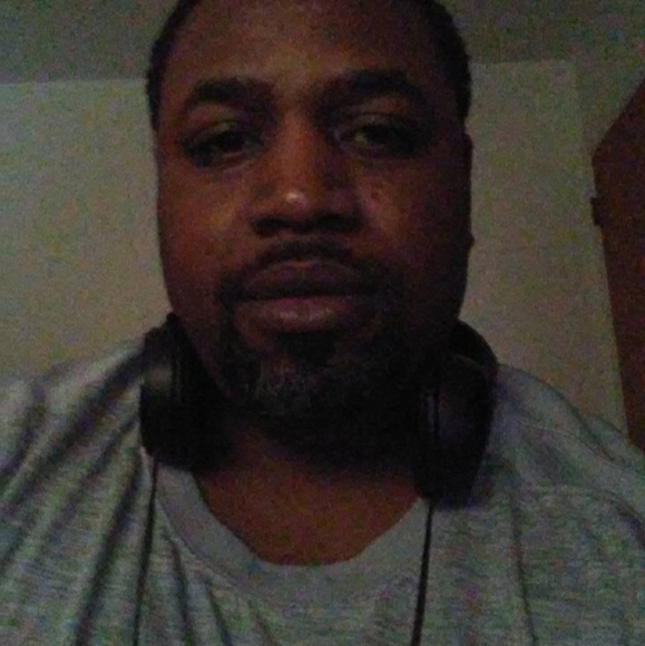 Meet your Posher, Lorenzo - Picture 1 of 1